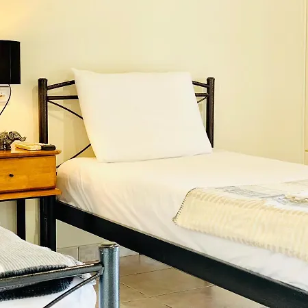 Teo's 2 Persons Deluxe Apartmán Patras